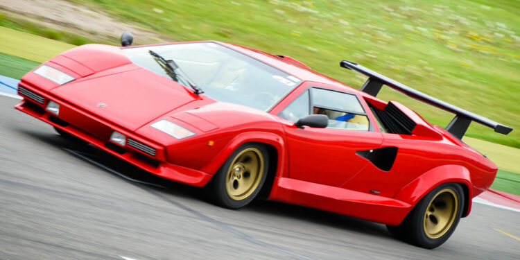 Old but gold! Lamborghini countach!!