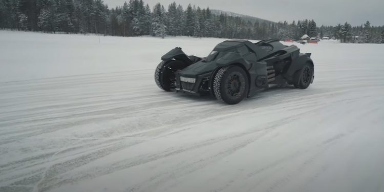 Batman with his Batmobile loves drifting on ice?! (video)