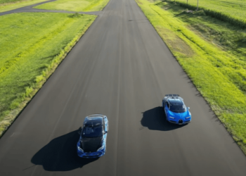 $3.6M BUGATTI CHIRON vs TESLA S PLAID (video)