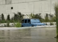 Mercedes G-CLASS G500 learning how to swim (video)