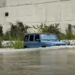 Mercedes G-CLASS G500 learning how to swim (video)
