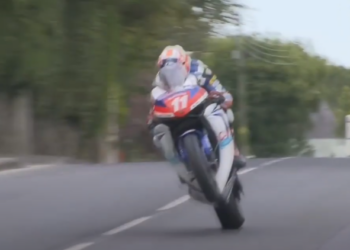 The real racing heroes!!! Isle of Man TT (video)