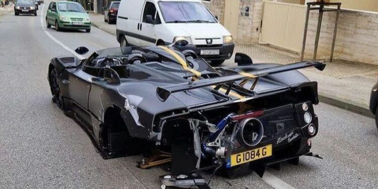 Pagani Zonda HP Barchetta crashes in Croatia (video)
