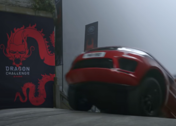 The real DRAGON challenge – Range Rover climbs 999 steps (video)