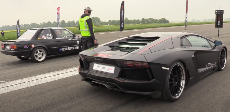 BMW 325i E30 Turbo vs Lamborghini Aventador (video)