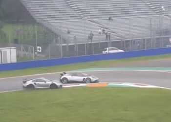 Porsche GT2RS crashes into a Pagani Huayra at Monza Race Track (video)