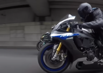 Yamaha R1M vs Kawasaki ZX10R Highway Race (video)
