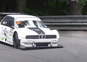 BRUTAL BMW 340i E30  S62 4.4L V8 Swap ONBOARD HILLCLIMB (video)