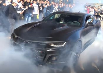 Chevrolet Camaro ZL1  CRAZY Burnouts, Donuts & Accelerations (video)