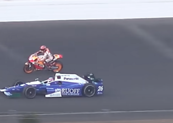 MotoGP vs Formula 1 Indy Race Car (video)