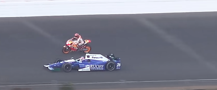 MotoGP vs Formula 1 Indy Race Car (video)