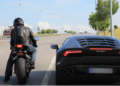 Crazy Autobahn Race Lamborghini Huracan VS  Honda CBR 1000RR (video)