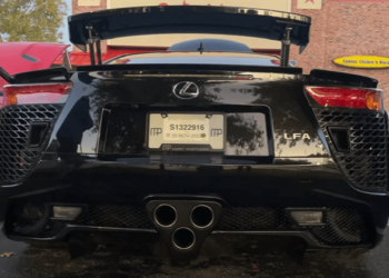 Lexus LFA Extreme 9K RPM Revs !!! (video)