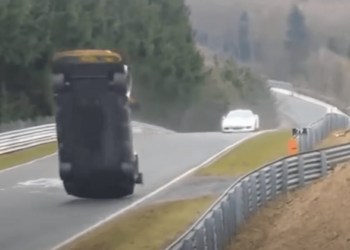 OMG!!! Nissan GTR Nismo Scary Hi-Speed Crash at Nurburgring (video)