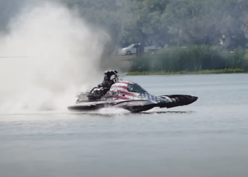273MPH in 3 Seconds!!! 10,000HP World’s FASTEST Drag Boats (video)