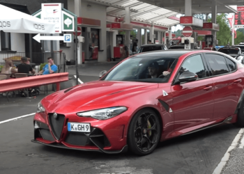 Alfa Romeo Giulia GTA-M Crazy Sound and Acceleration (video)