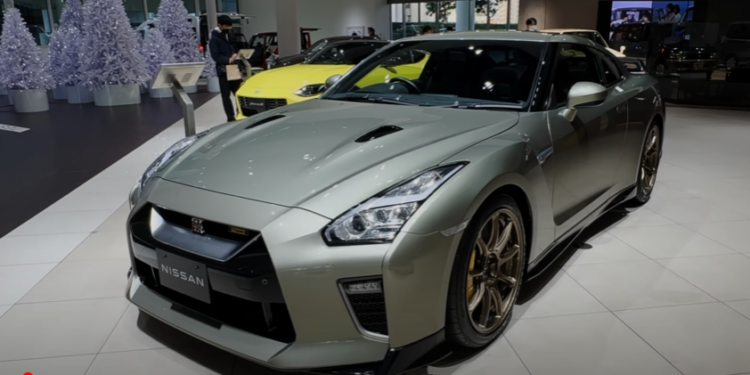 The Legend is Back!!! The “Godzilla” Nissan GT-R T-spec R35 (video)