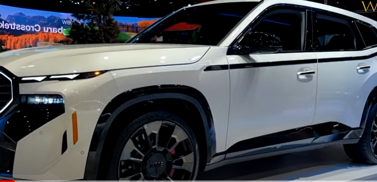 NEW 2023 BMW X9 M Sport and Luxury SUV (video)