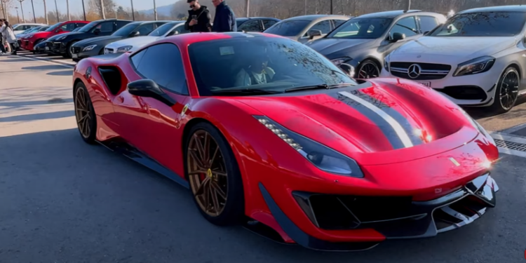 Ferrari 488 Pista Drifts & Loud Revs (video)