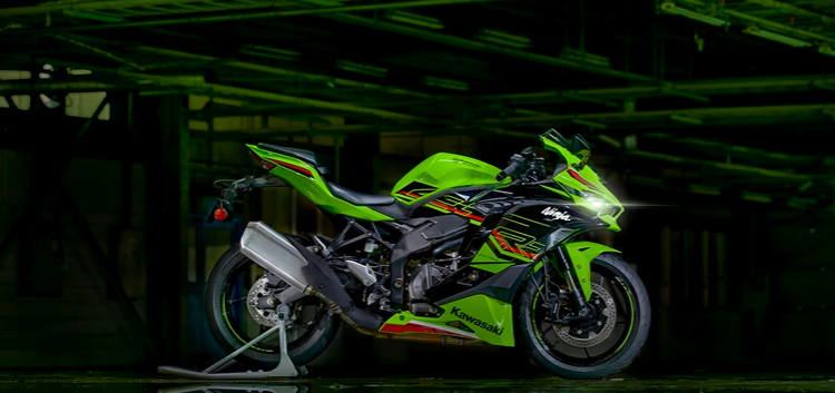 The New 2023 Kawasaki ZX-4R Screaming Inline-4 (video)